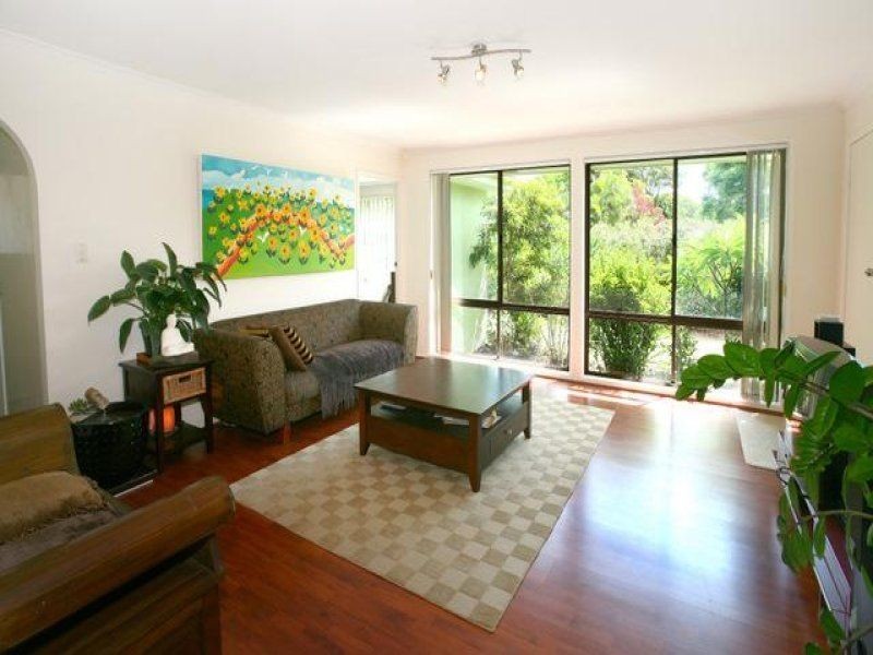 6 Wanderer Avenue, Mermaid Waters QLD 4218