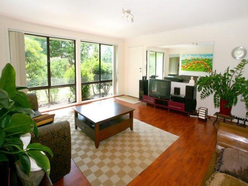 6 Wanderer Avenue, Mermaid Waters QLD 4218