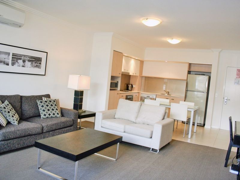 84/19 Lake Street, Varsity Lakes QLD 4227