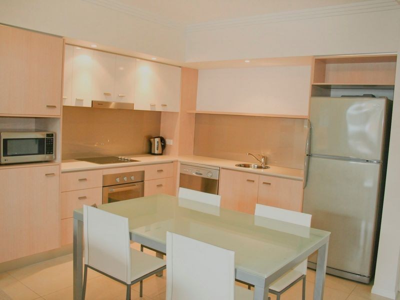 84/19 Lake Street, Varsity Lakes QLD 4227