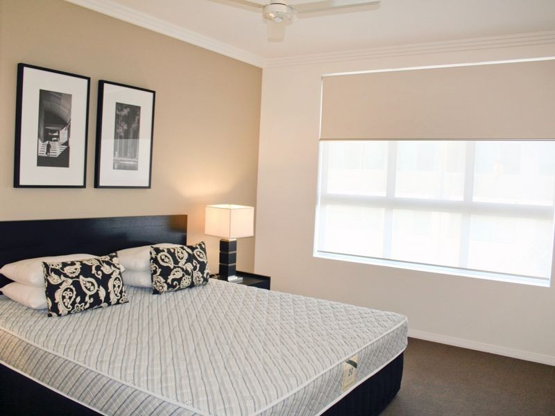 84/19 Lake Street, Varsity Lakes QLD 4227