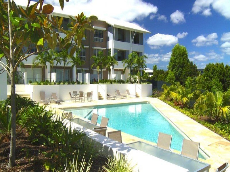 84/19 Lake Street, Varsity Lakes QLD 4227