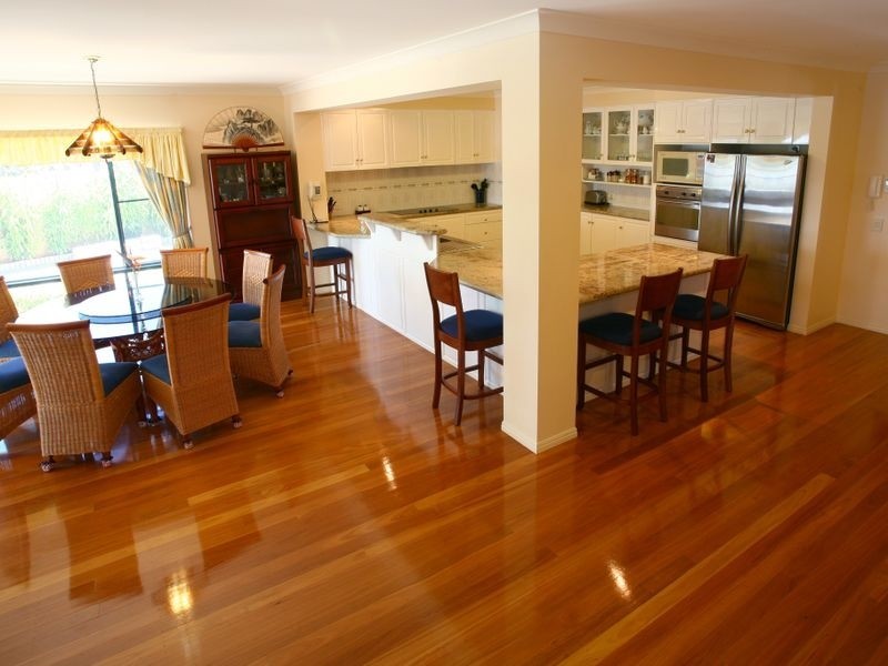 16 Istana View, Clear Island Waters QLD 4226