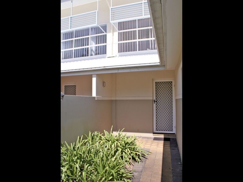 16/16 Crescent Avenue, Mermaid Beach QLD 4218