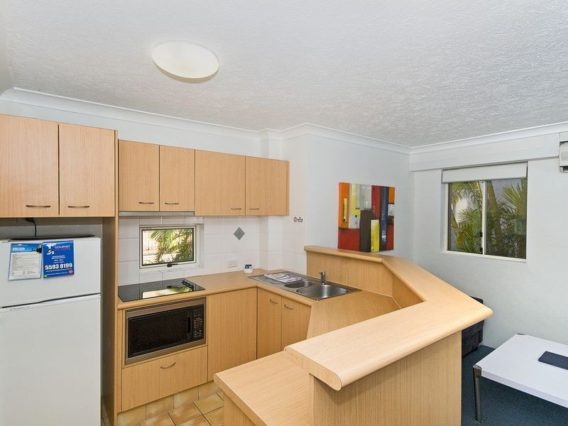 6/21 Peerless Avenue, Mermaid Beach QLD 4218