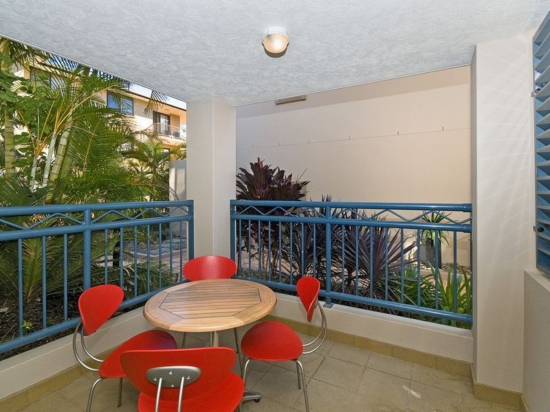 6/21 Peerless Avenue, Mermaid Beach QLD 4218