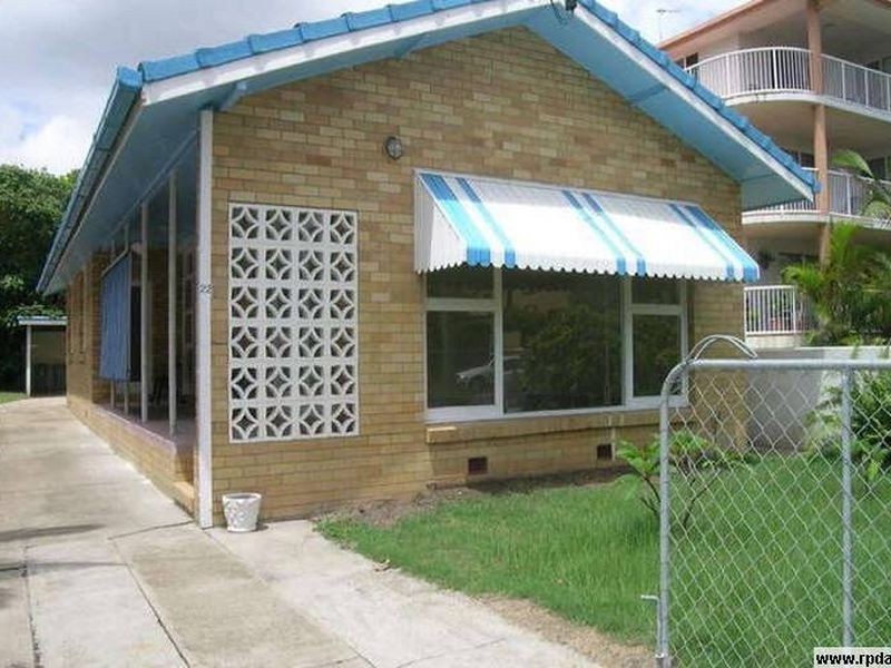 22 Peerless Avenue, Mermaid Beach QLD 4218