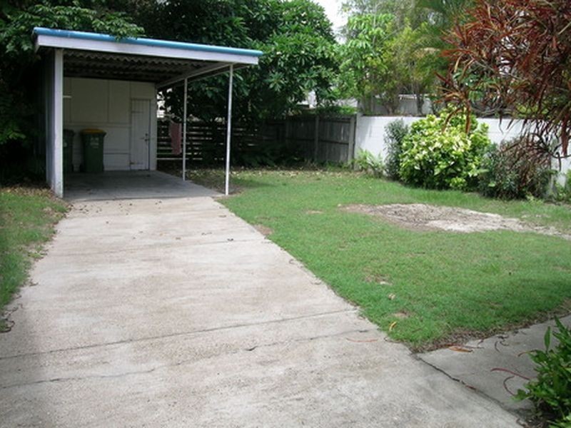 22 Peerless Avenue, Mermaid Beach QLD 4218