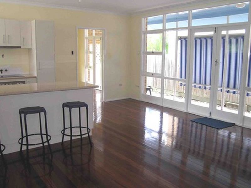 22 Peerless Avenue, Mermaid Beach QLD 4218