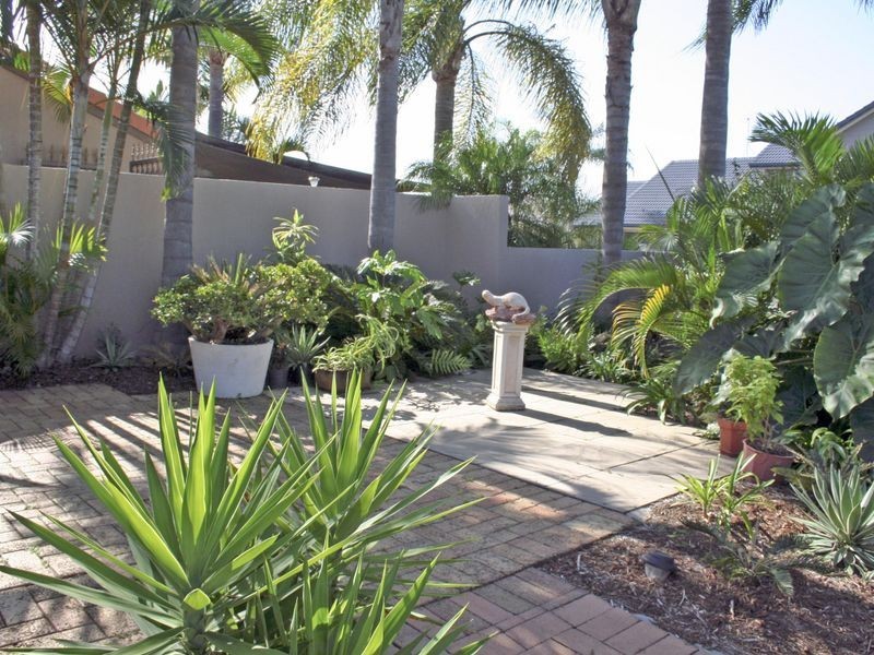 2 Salamander Court, Mermaid Waters QLD 4218