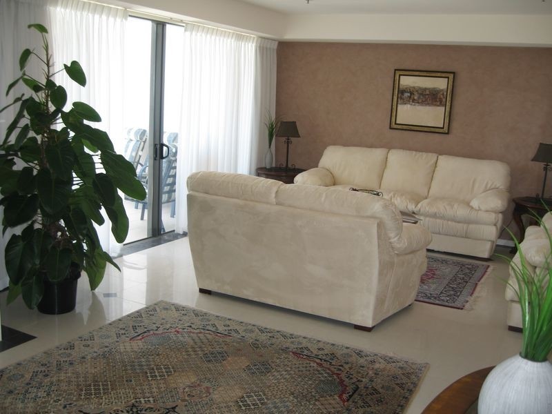 1402/2865 Gold Coast Highway, Surfers Paradise QLD 4217