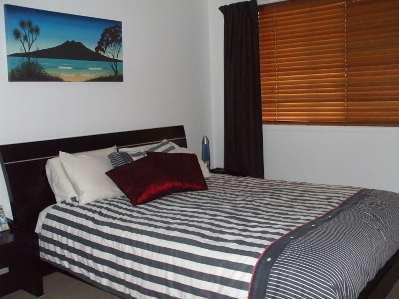 7/12 Duet Drive, Mermaid Waters QLD 4218