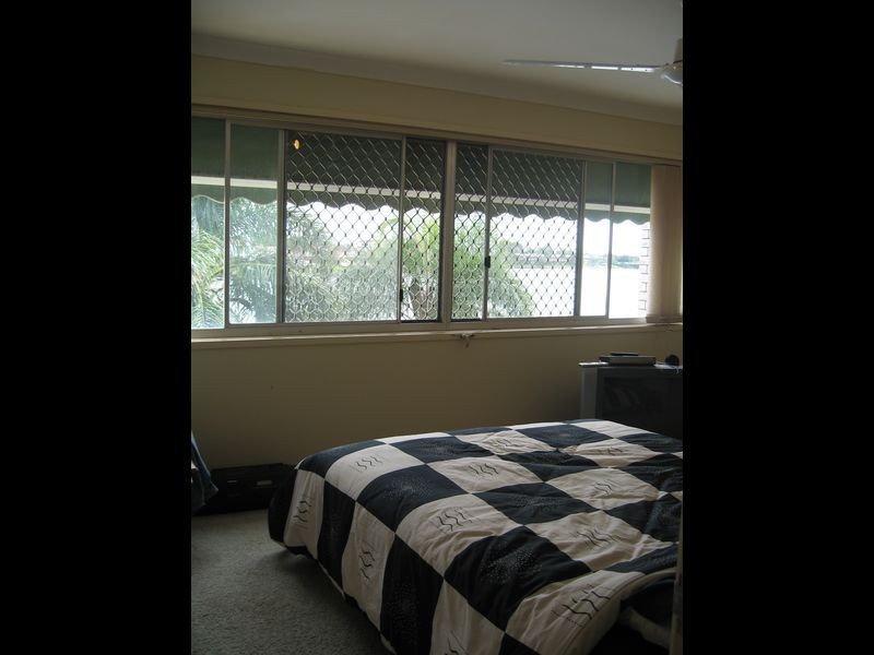 4/6 Aquila Court, Mermaid Waters QLD 4218