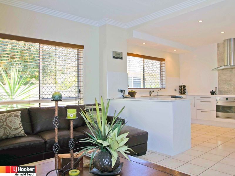 51 Cessnock Close, Mermaid Waters QLD 4218