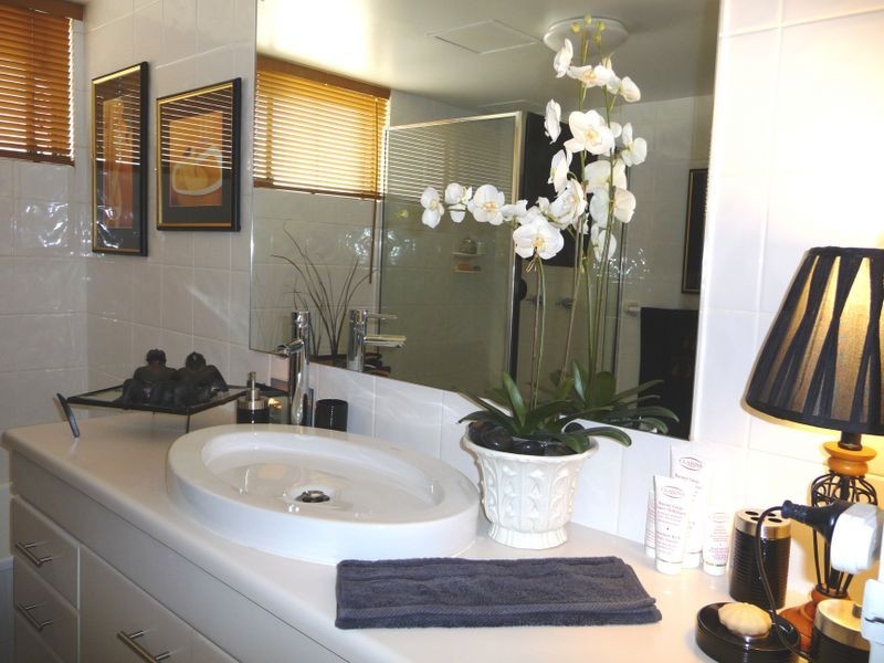 1/12 Oceanic Drive, Mermaid Waters QLD 4218