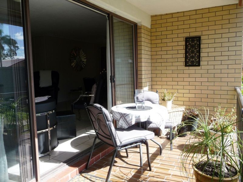 1/12 Oceanic Drive, Mermaid Waters QLD 4218