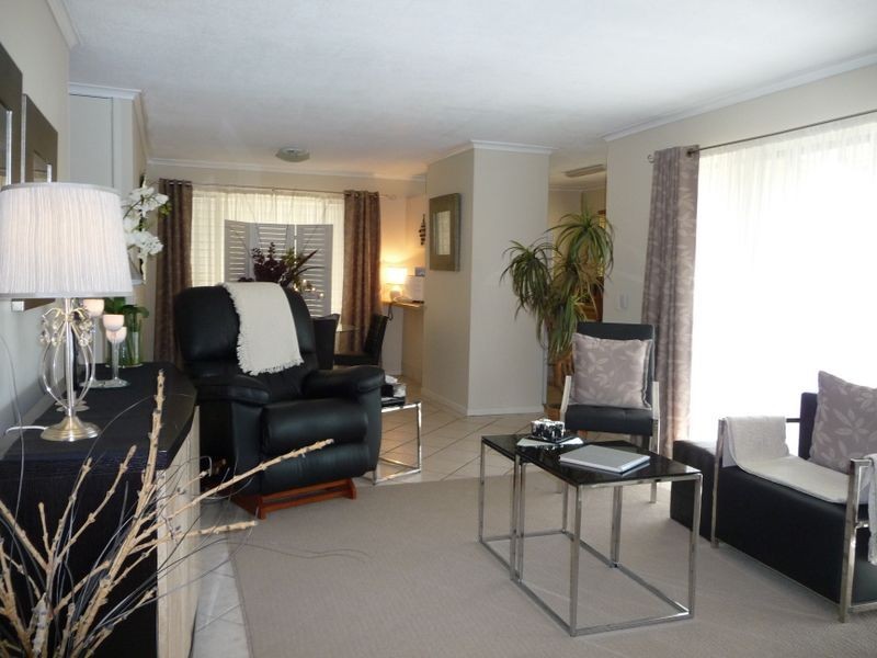 1/12 Oceanic Drive, Mermaid Waters QLD 4218