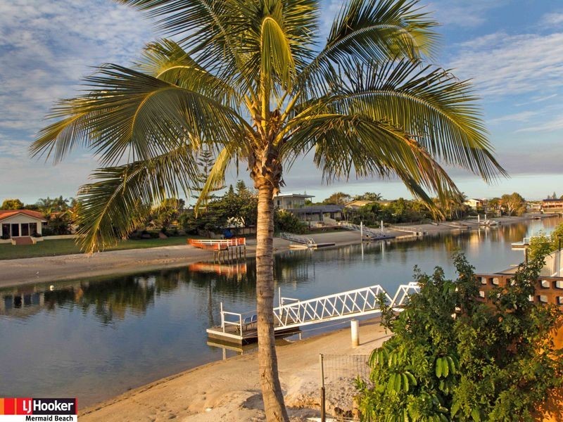 6 Sundowner Court, Mermaid Waters QLD 4218