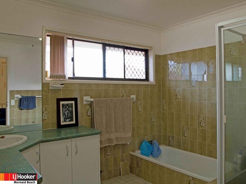 6 Sundowner Court, Mermaid Waters QLD 4218