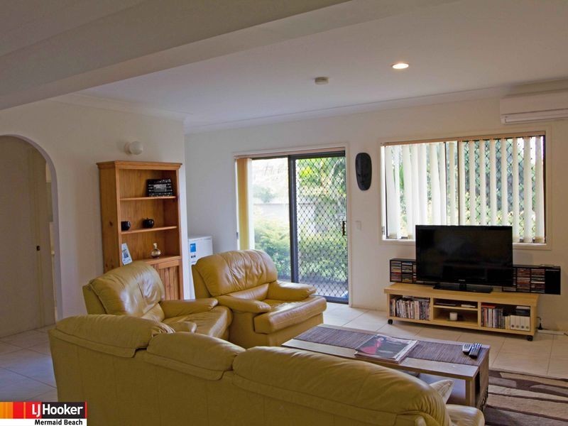 6 Sundowner Court, Mermaid Waters QLD 4218