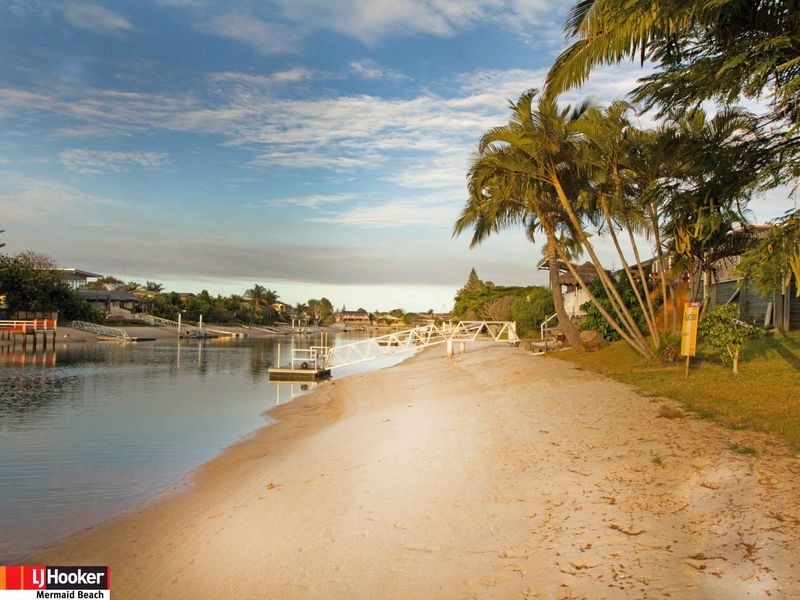 6 Sundowner Court, Mermaid Waters QLD 4218