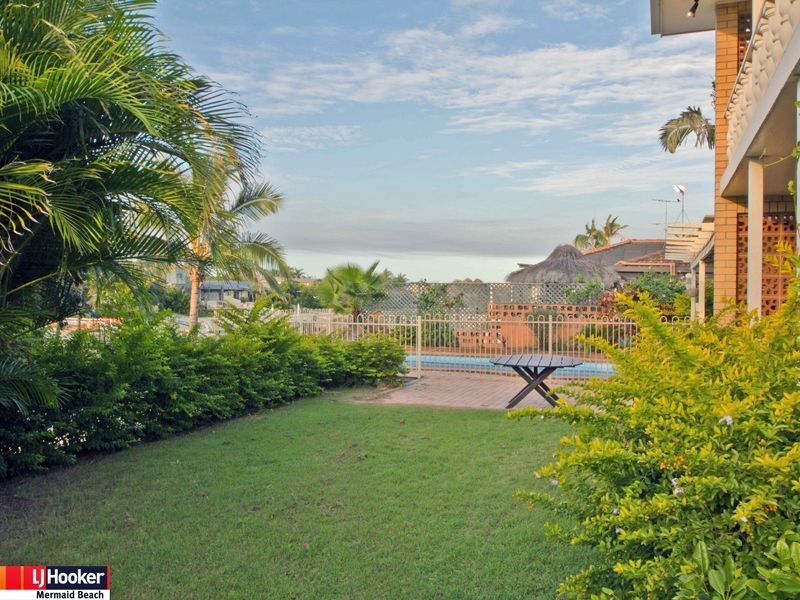 6 Sundowner Court, Mermaid Waters QLD 4218