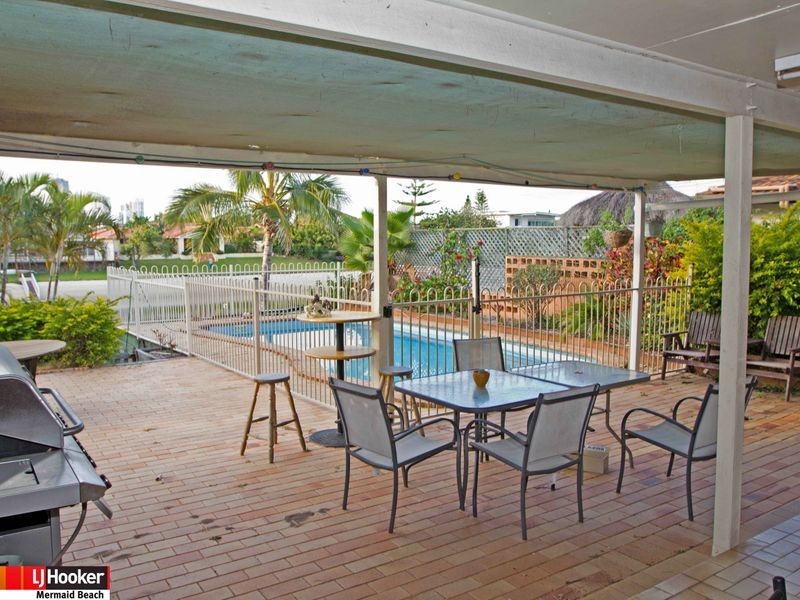 6 Sundowner Court, Mermaid Waters QLD 4218