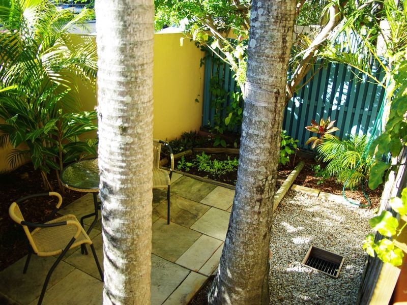 6/2320 Gold Coast Highway, Mermaid Beach QLD 4218