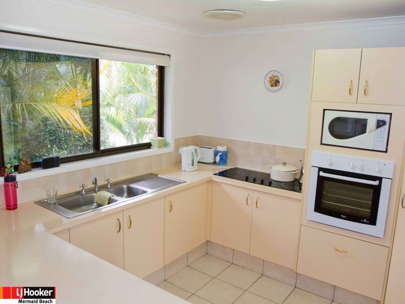 1/35 Fisher Avenue, Southport QLD 4215