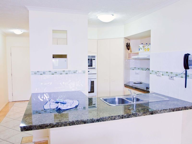 28/2320 Gold Coast Highway, Mermaid Beach QLD 4218