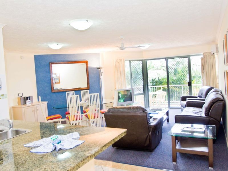 28/2320 Gold Coast Highway, Mermaid Beach QLD 4218