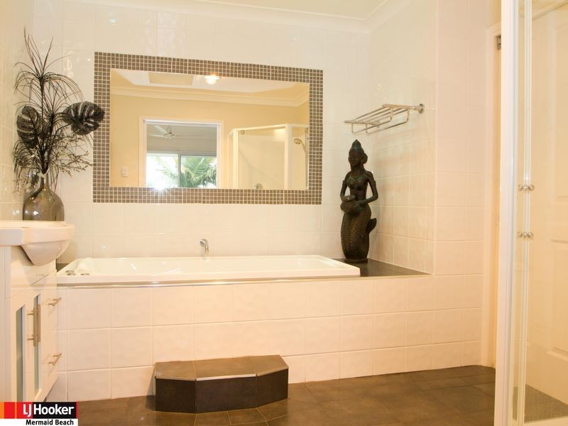 63/300 Cottesloe Drive, Mermaid Waters QLD 4218