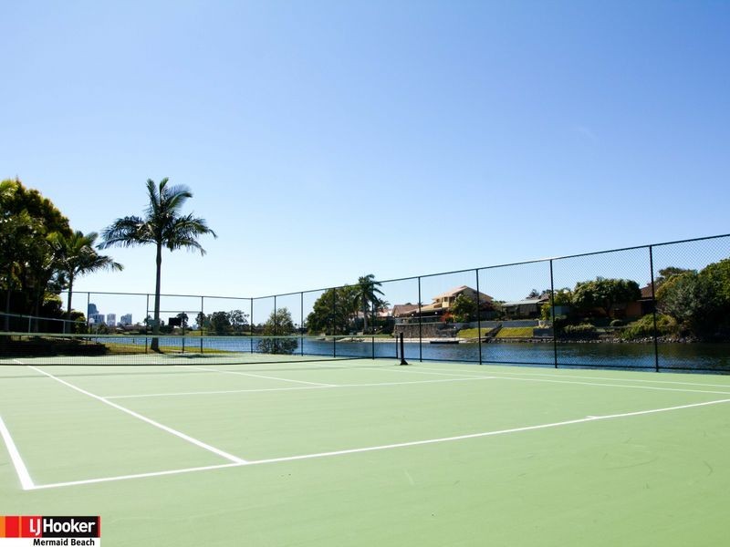 63/300 Cottesloe Drive, Mermaid Waters QLD 4218