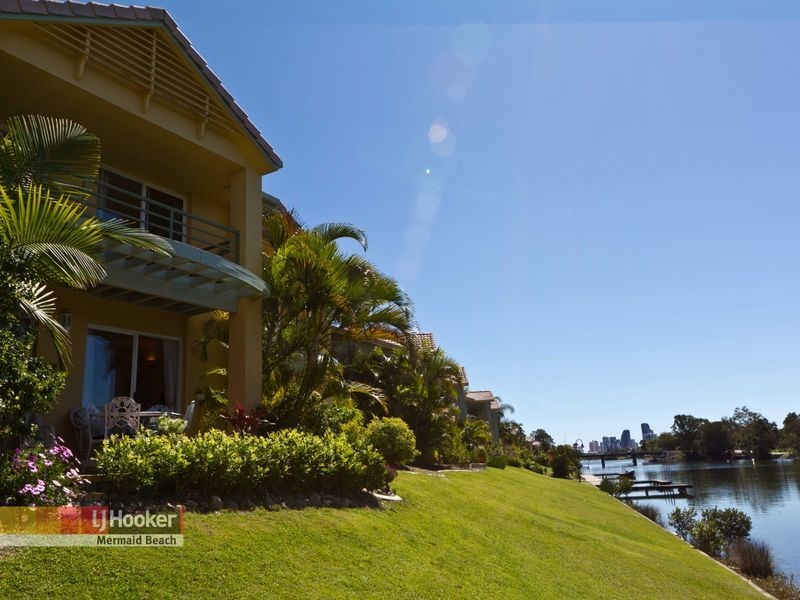 176/215 Cottesloe Drive, Mermaid Waters QLD 4218
