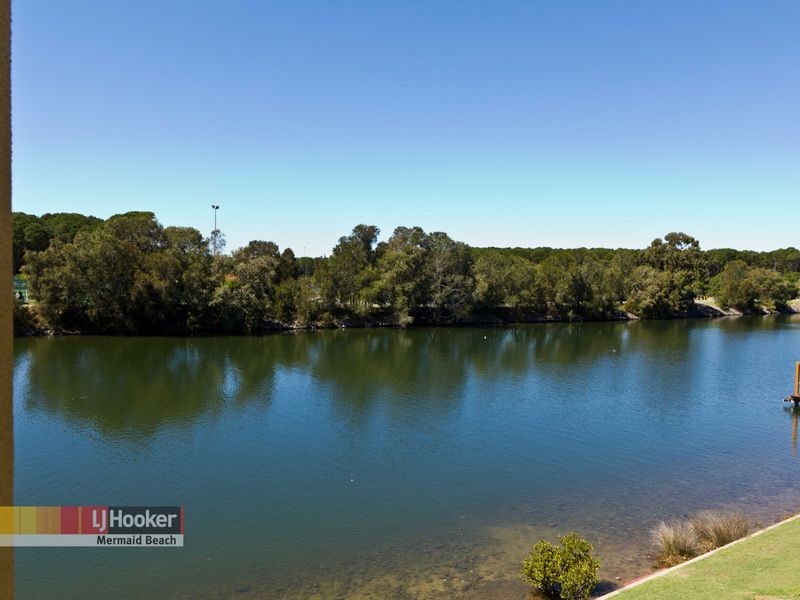 176/215 Cottesloe Drive, Mermaid Waters QLD 4218