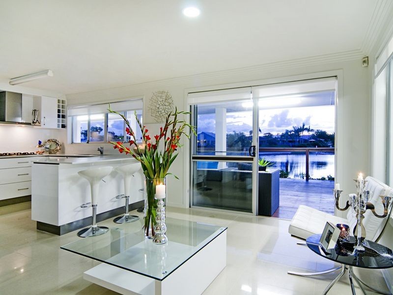 46 Arcadia Drive, Mermaid Waters QLD 4218