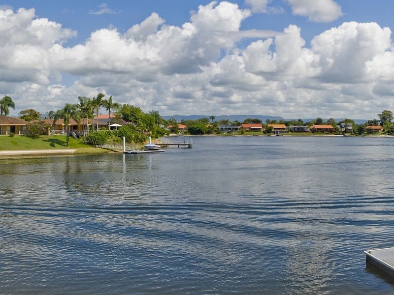 46 Arcadia Drive, Mermaid Waters QLD 4218
