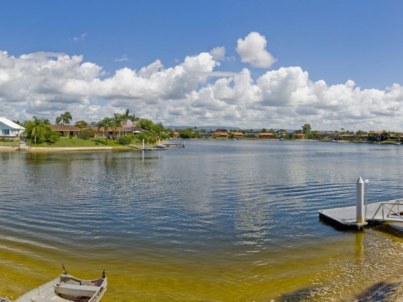 46 Arcadia Drive, Mermaid Waters QLD 4218