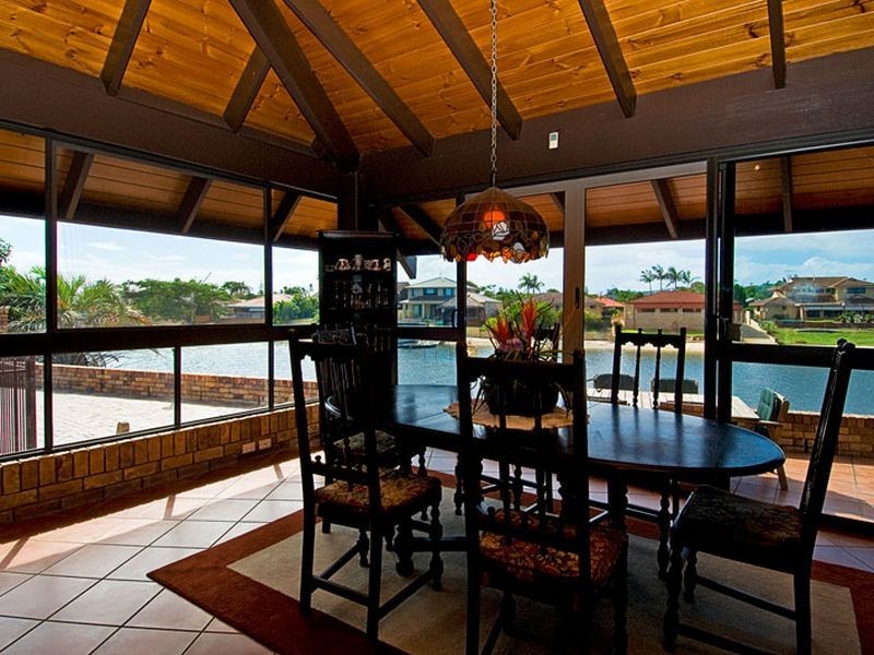37 Sundowner Court, Mermaid Waters QLD 4218