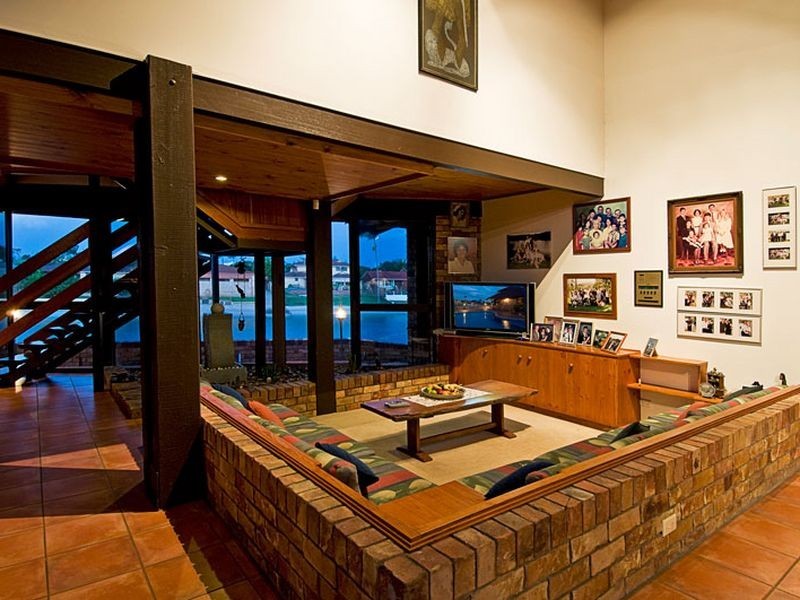 37 Sundowner Court, Mermaid Waters QLD 4218