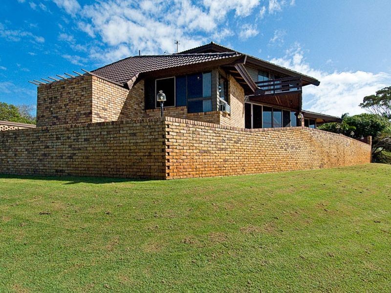 37 Sundowner Court, Mermaid Waters QLD 4218