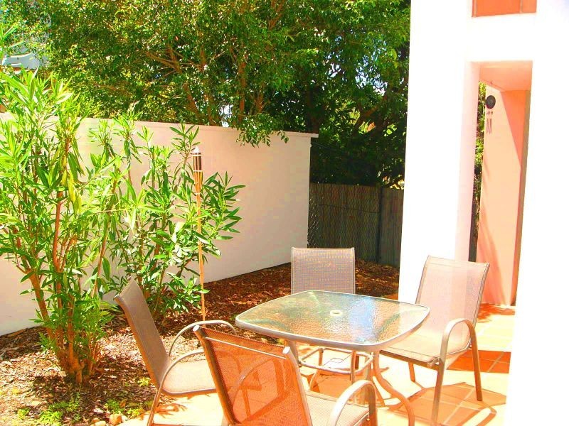 1701/2214 Gold Coast Highway, Mermaid Beach QLD 4218