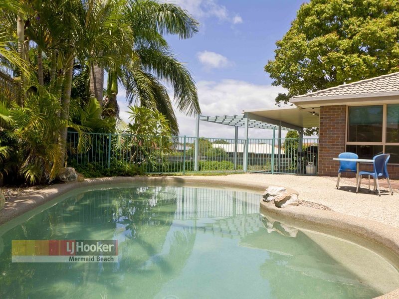 15 Scenic Drive, Benowa QLD 4217
