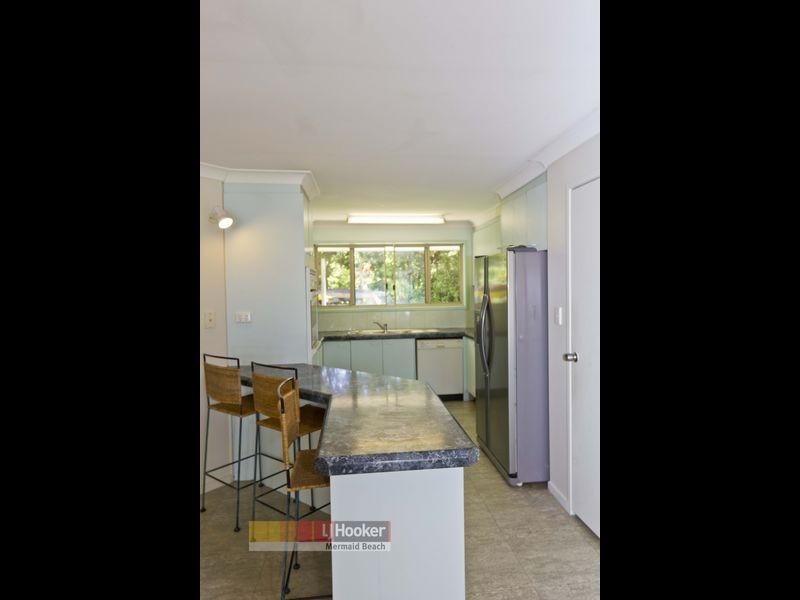 15 Scenic Drive, Benowa QLD 4217