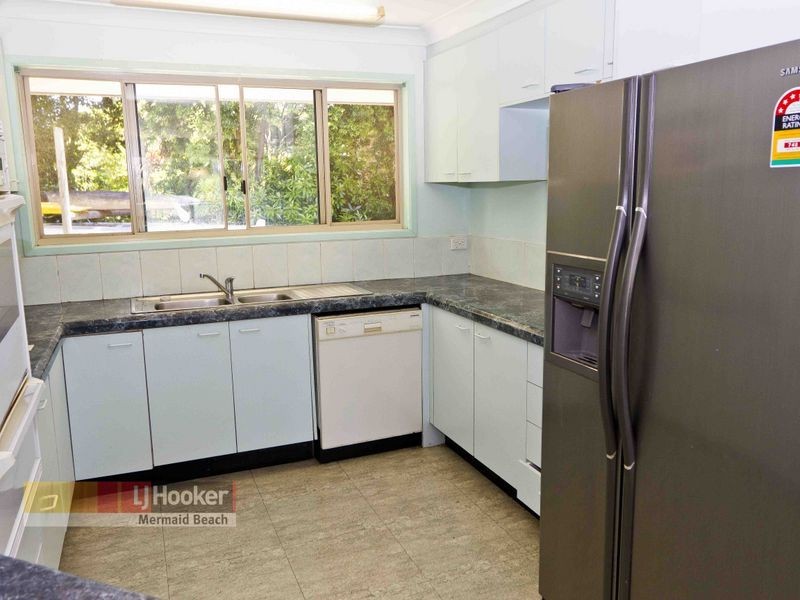15 Scenic Drive, Benowa QLD 4217
