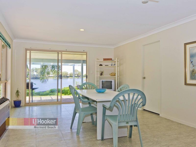 15 Scenic Drive, Benowa QLD 4217