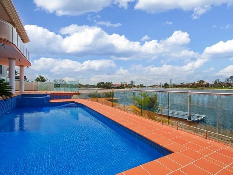 13 Intrepid Drive, Mermaid Waters QLD 4218