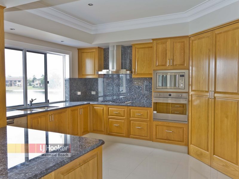 13 Intrepid Drive, Mermaid Waters QLD 4218