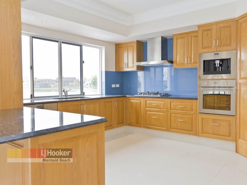 13 Intrepid Drive, Mermaid Waters QLD 4218