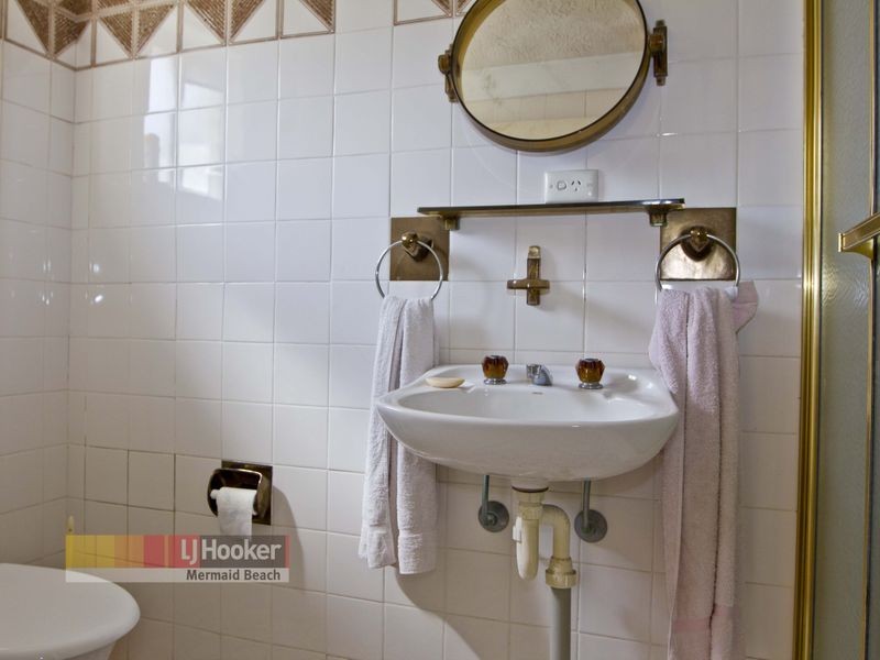 26 Verona Avenue, Isle Of Capri QLD 4217
